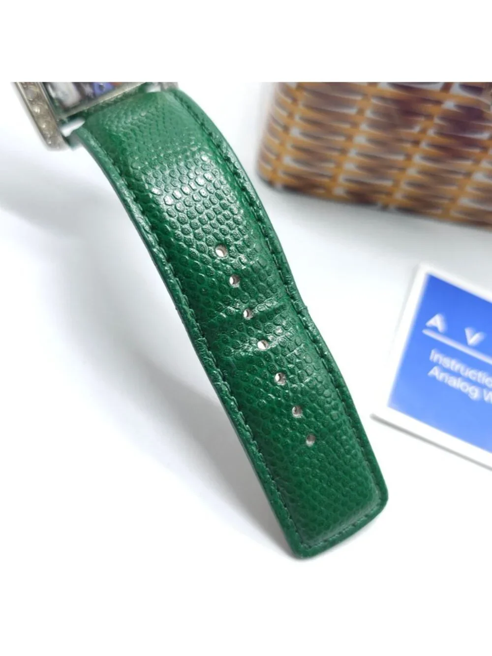 Wizard of Oz Vintage Emerald City Collectible Watch 2008 Avon with Tin READ DESC